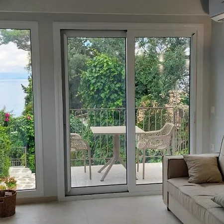 Ionian Paths شقة بيراما